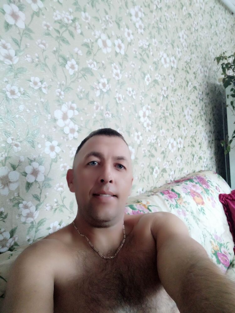  41094477  Igor, 44 ,    