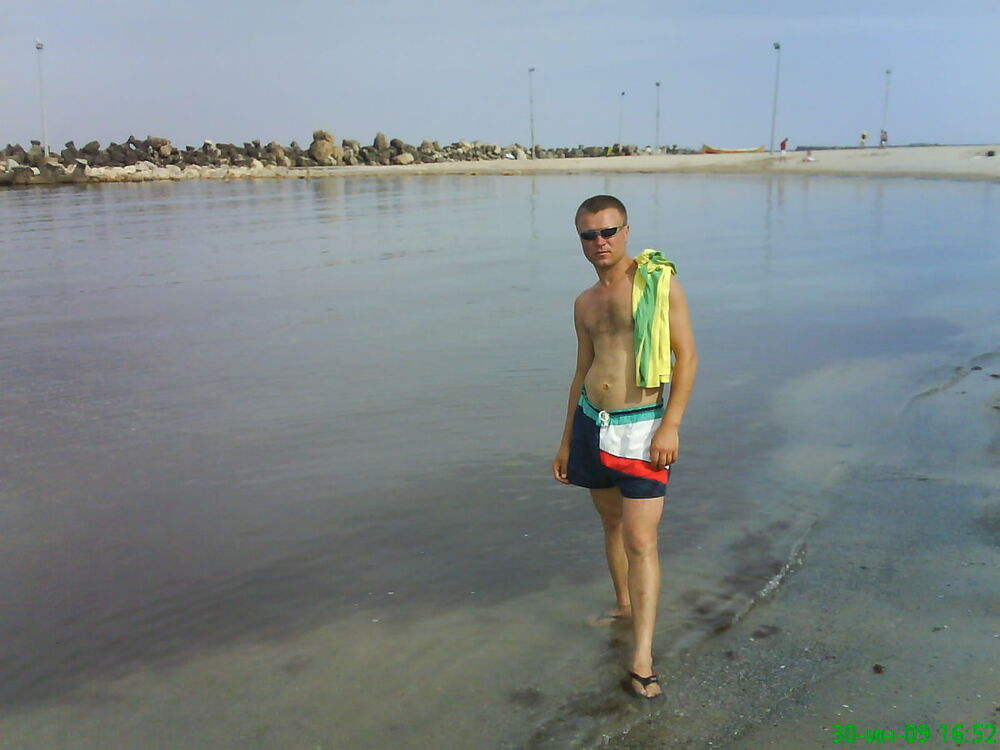  4946477  Alejik, 42 ,    