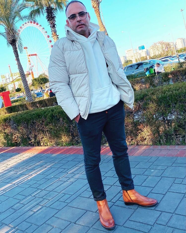  ,   ARASH, 40 ,   ,   , c 