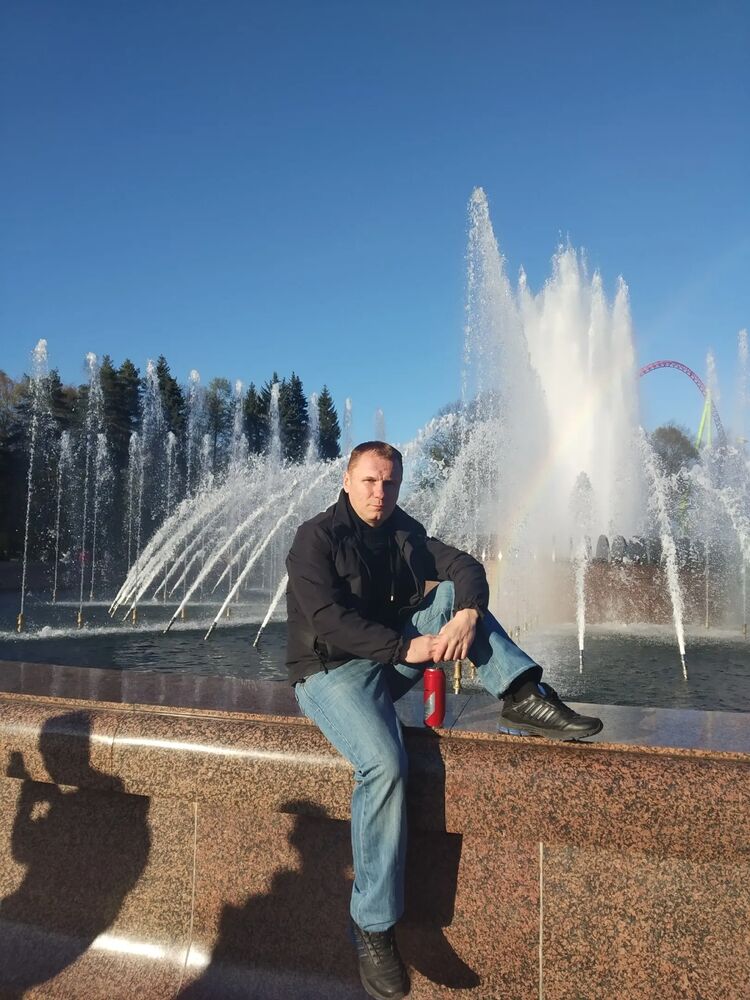  37633267  Valery, 43 ,    -