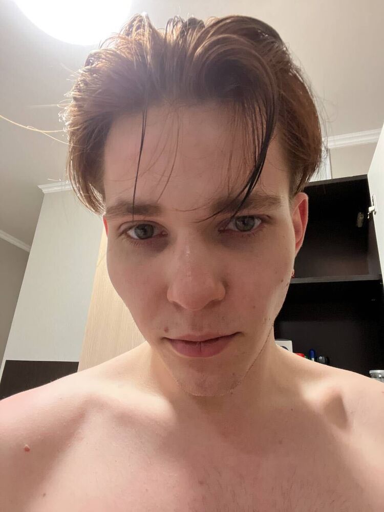  38703017  Nikolai, 26 ,    