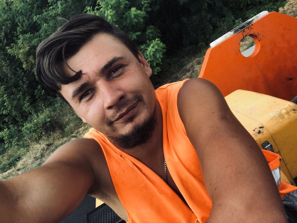  24377597  Maksim, 27 ,    