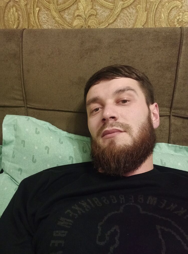  31646287  Azamat, 33 ,    