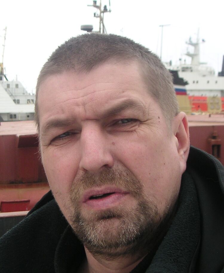  18904617  , 64 ,    -