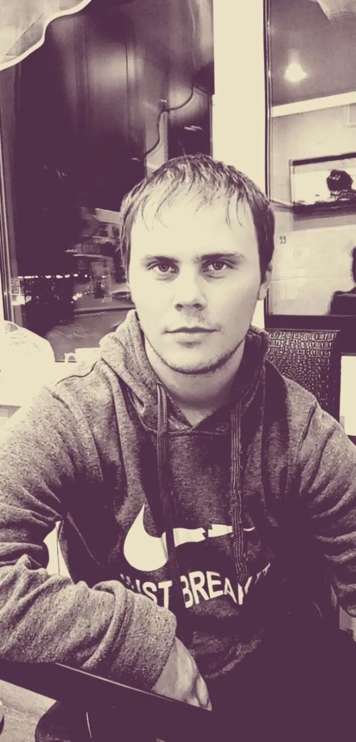  ,   Denis, 32 ,   ,   , c , 