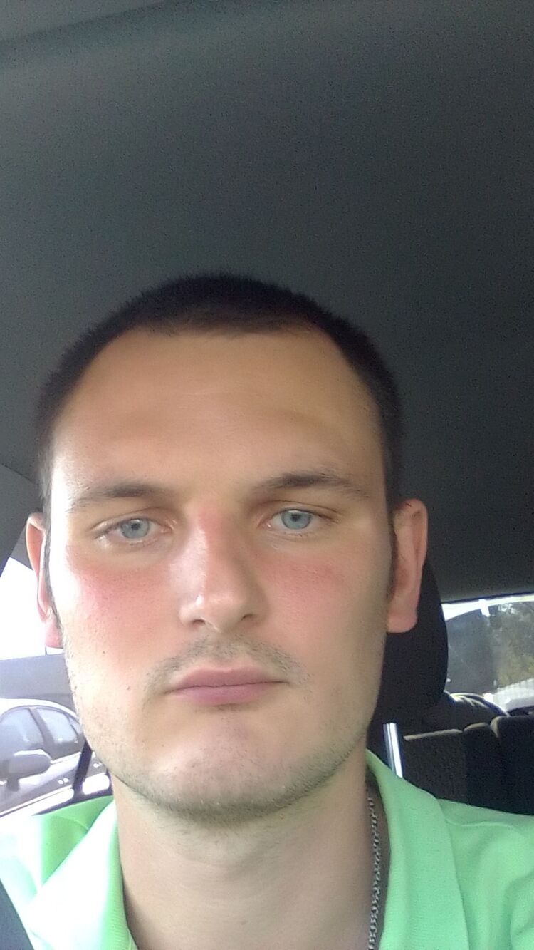  25015767  Tom, 38 ,    