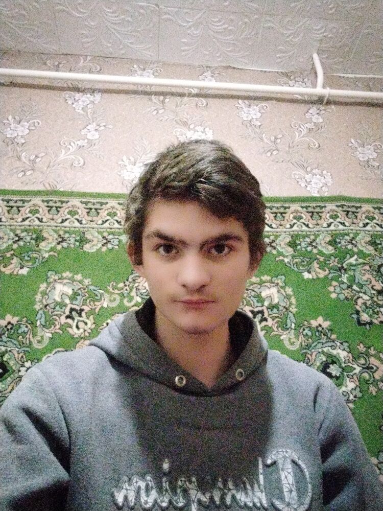  48640897  Dima, 19 ,    
