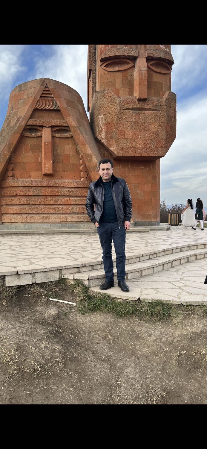  26115737  Armen, 39 ,    