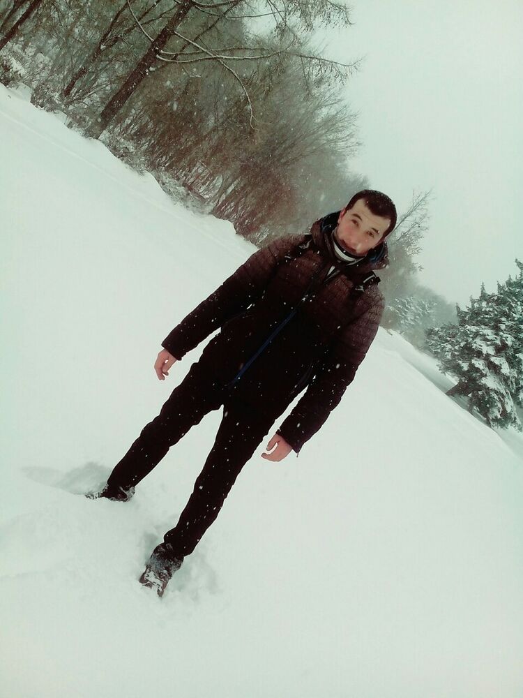  8699367  Bakhtiyor, 27 ,    