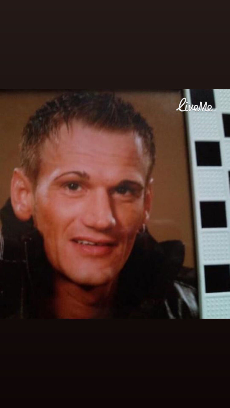  31412277  Daniel, 42 ,    