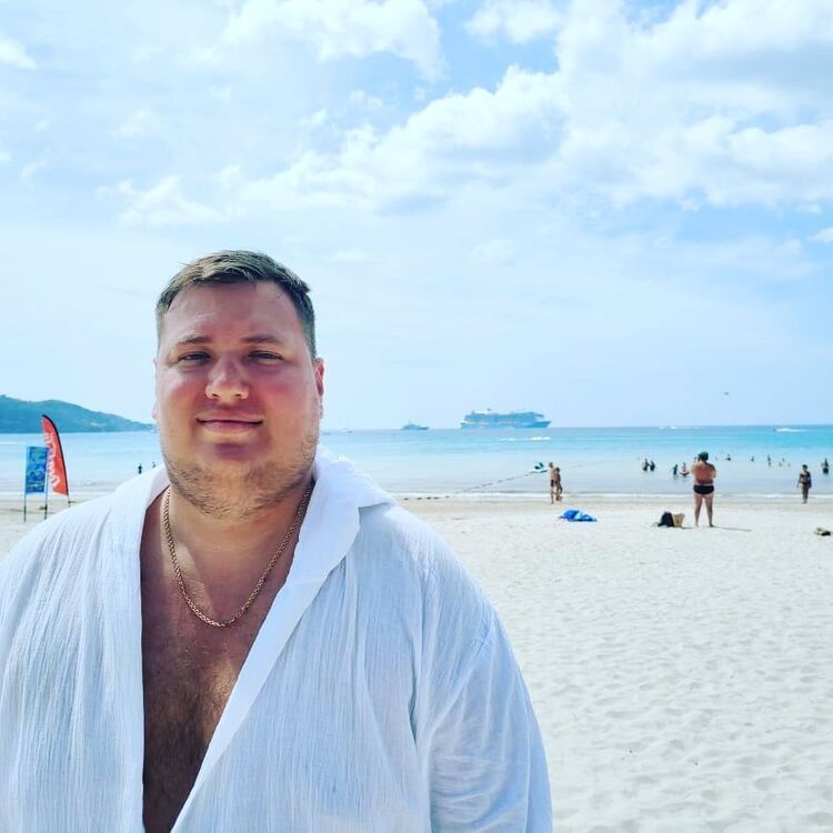  52978697  Roman, 29 ,    