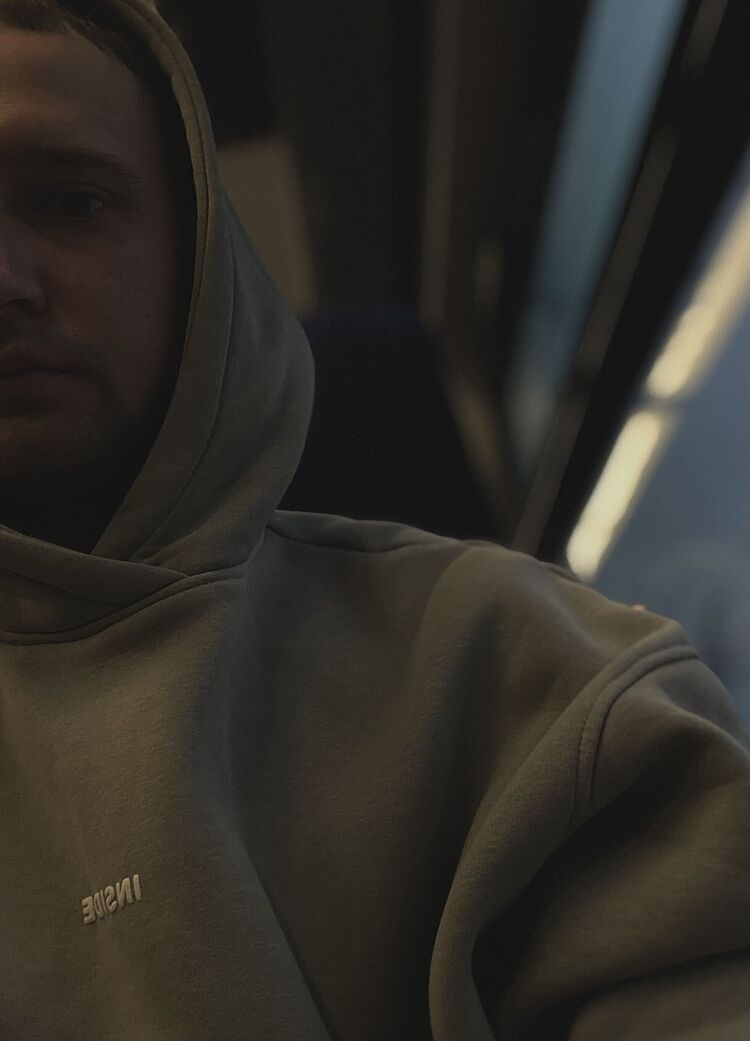  ,   Sergey, 32 ,  