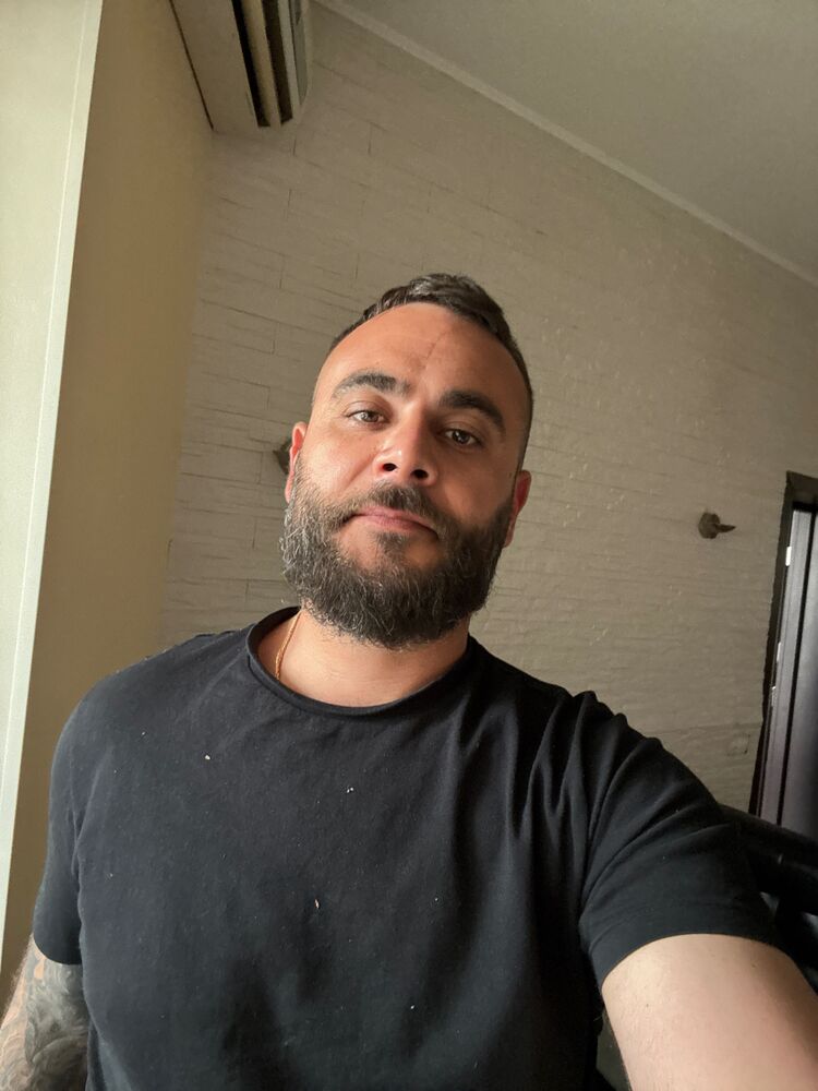  52092437  Denis, 33 ,    