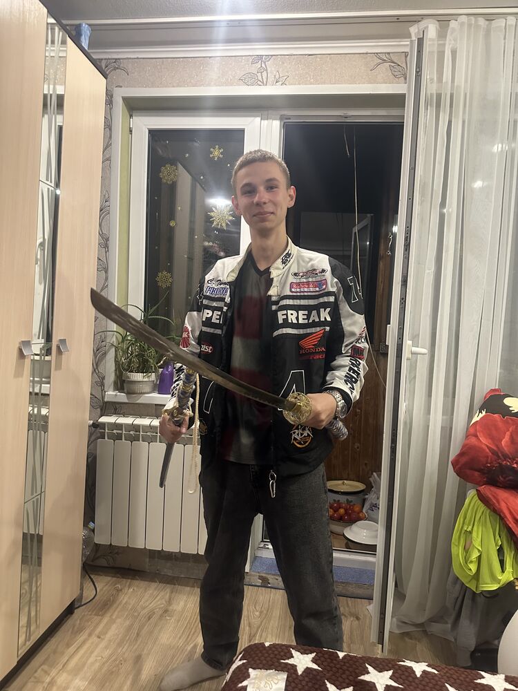  47051887  , 19 ,    