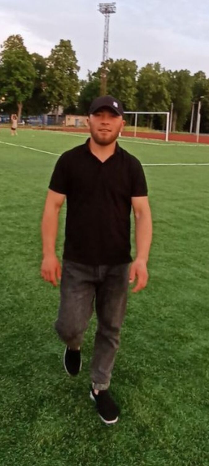 ,   Akmaljon, 26 ,   c 