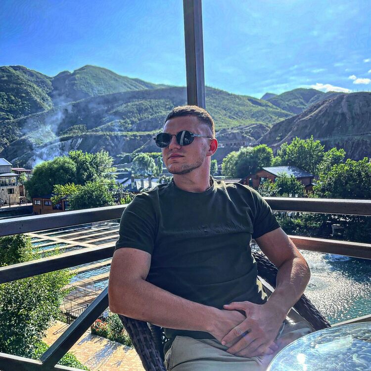  39614237  , 33 ,    -