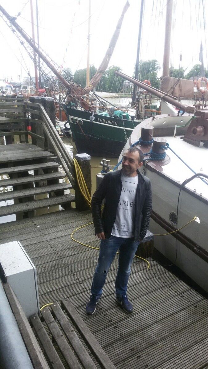  9663547  Marcel, 44 ,    