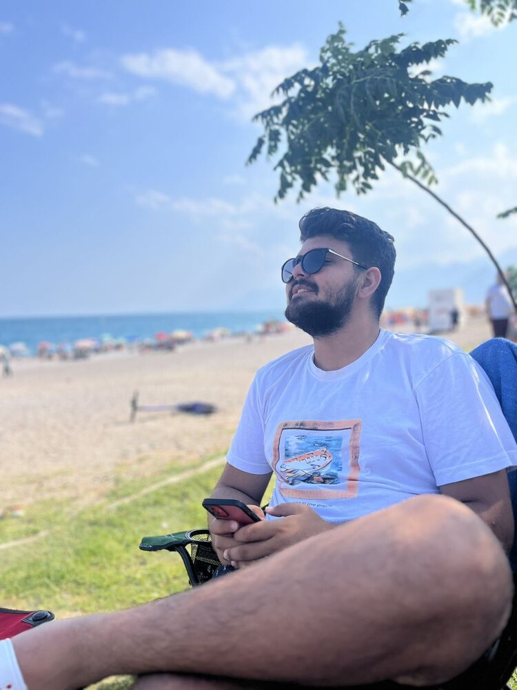  52867847  Selimhan, 25 ,    
