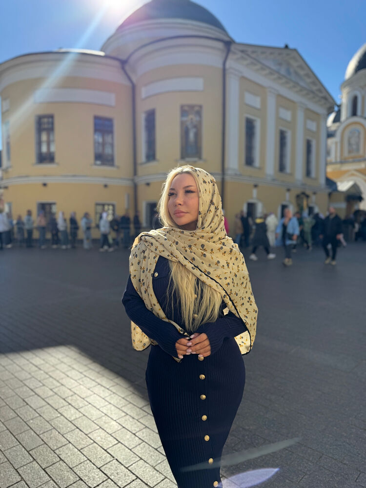  54566647  Alice, 33 ,    