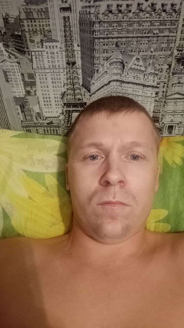  25389847  Ivan, 39 ,    