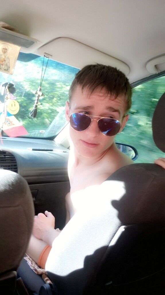  14003597  Eduard, 27 ,    