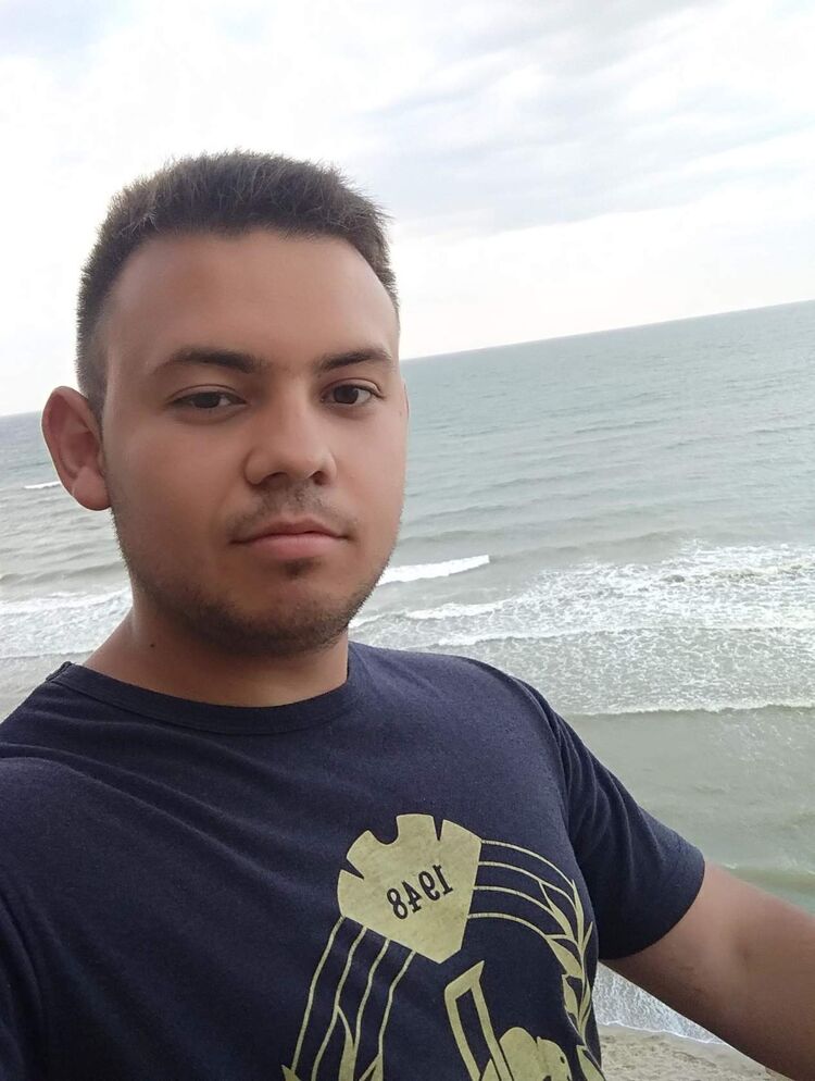  ,   Radu, 28 ,   ,   , c , 