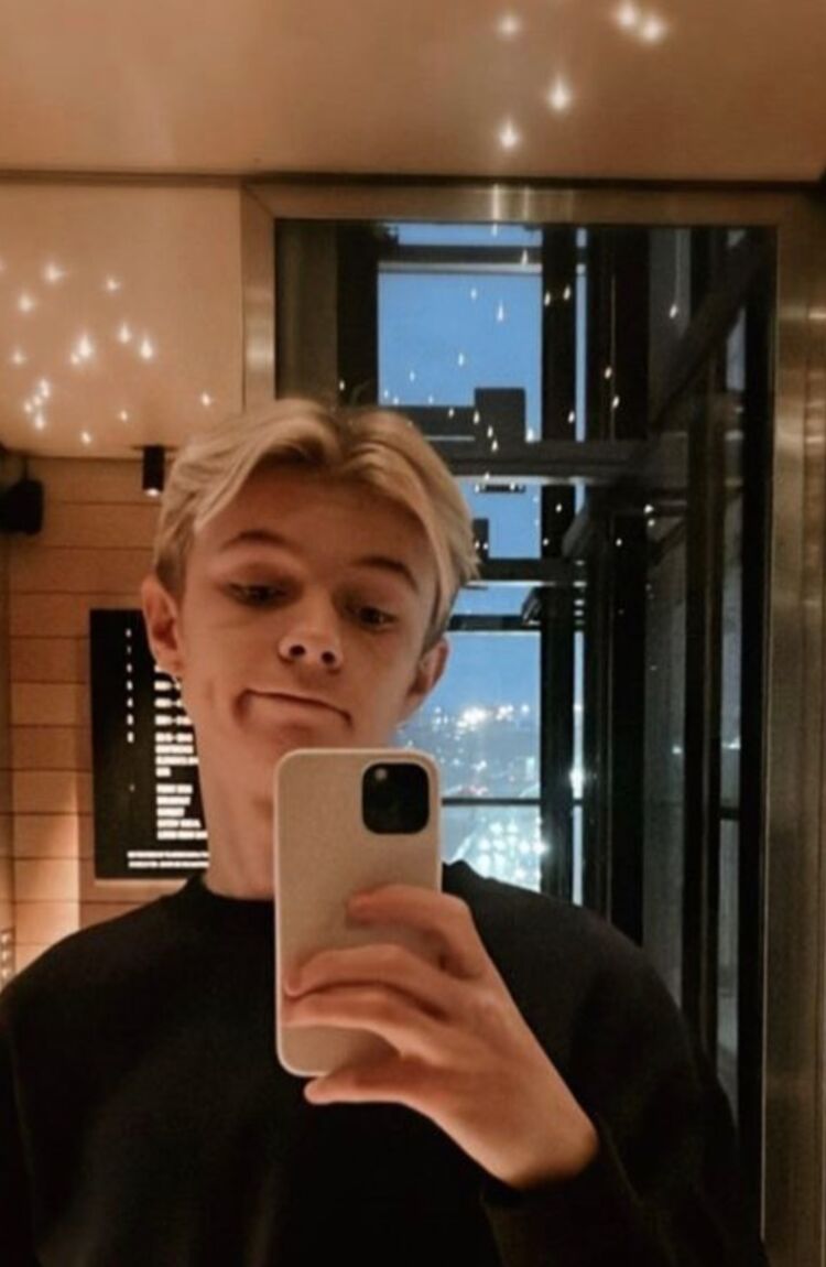  44529587  , 21 ,    