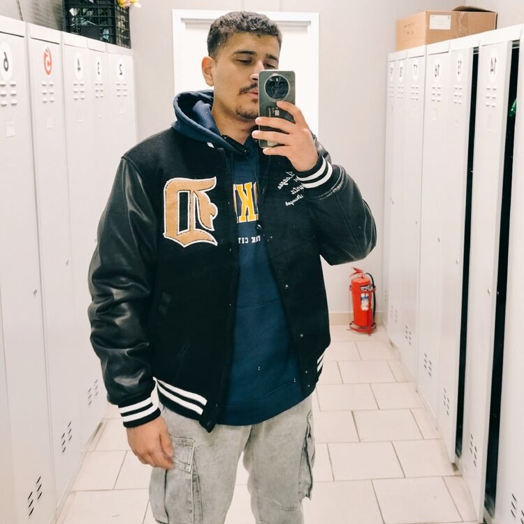  47481317   , 33 ,    