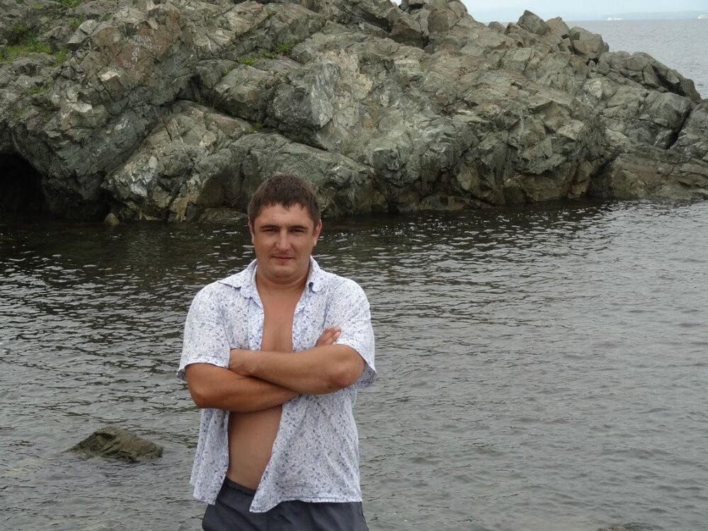  37815367  Andrei, 41 ,    
