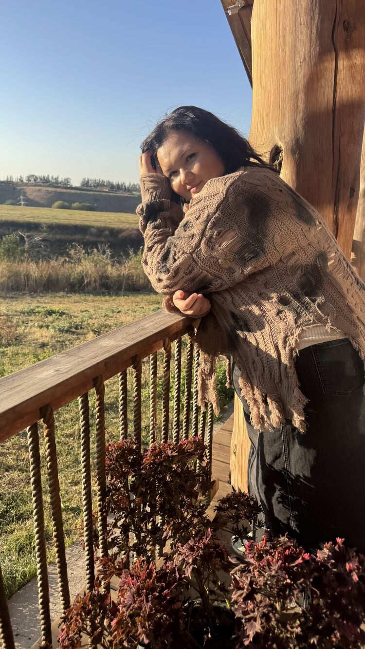  54039677  Kari, 35 ,    