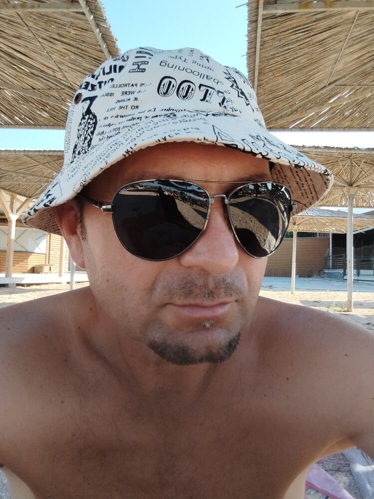  45597797  Igor, 49 ,    