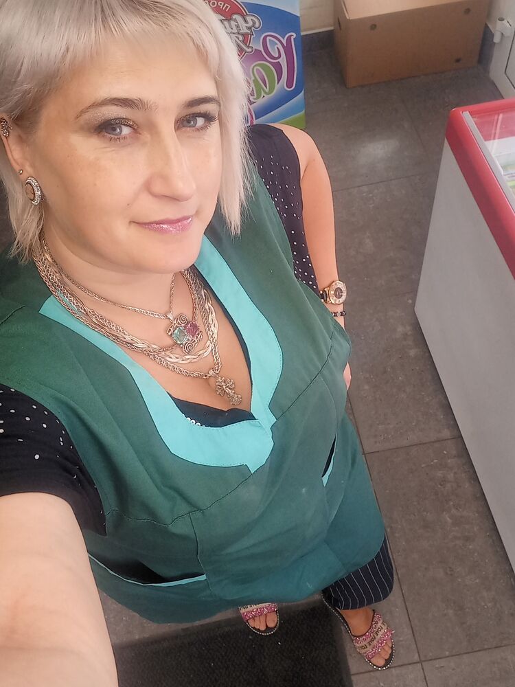  30208577  Anna, 38 ,     