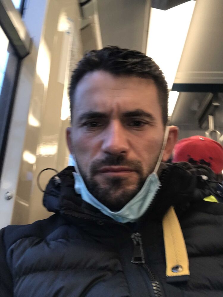  30720487  Yasin, 45 ,    Soho
