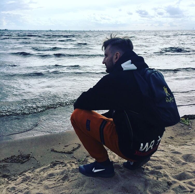  29429907  Stanislav, 39 ,    