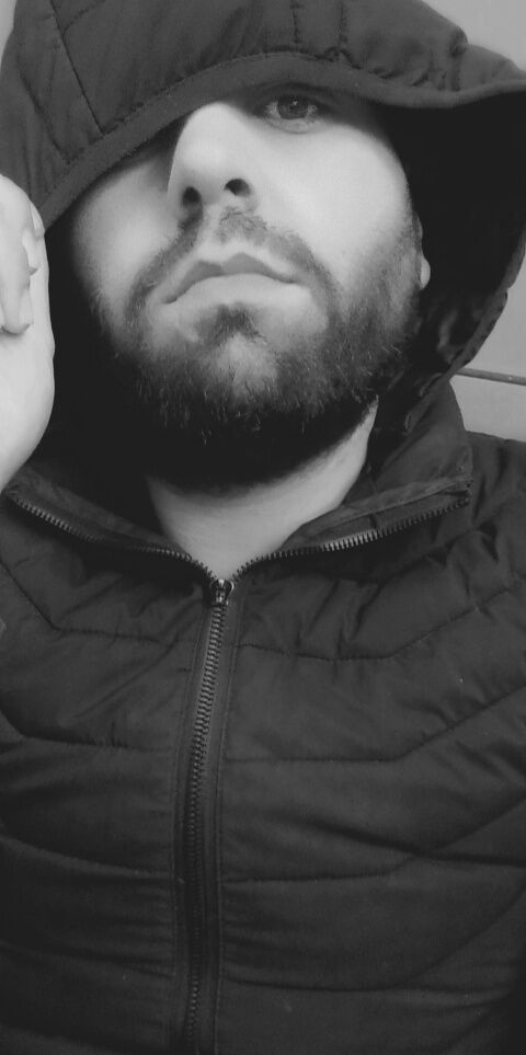  24935687  Oussama, 27 ,    Algiers