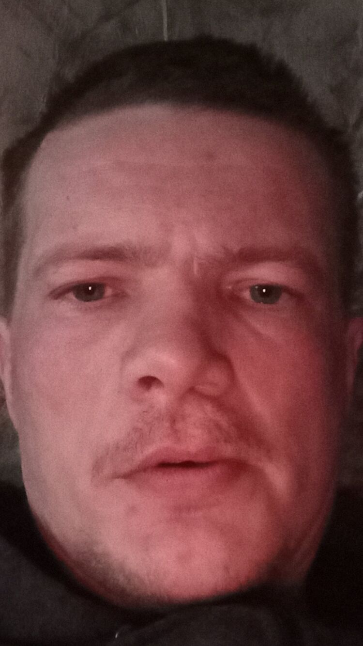  32466587  Poll, 37 ,    