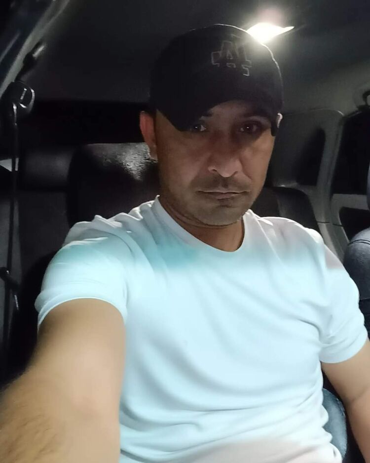  48835817  Shuhrat, 43 ,    