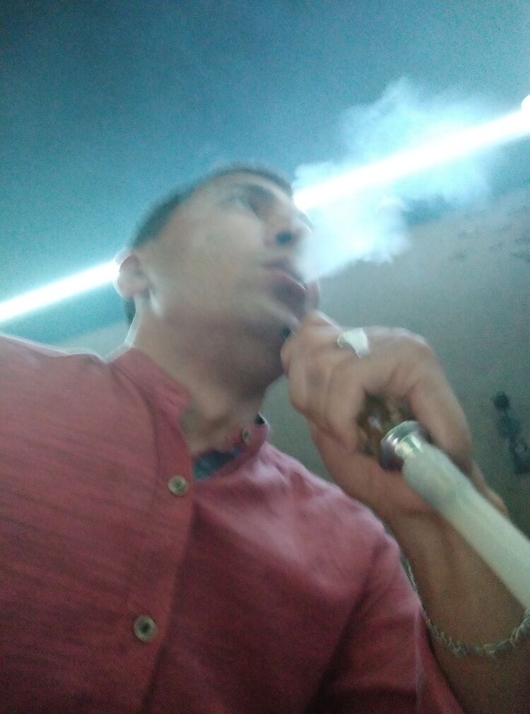  22927447  Artur, 33 ,    