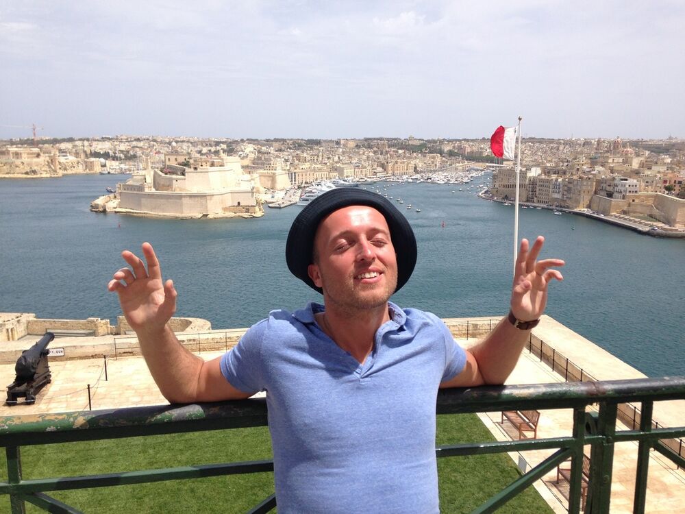  9612567  Martins, 40 ,    