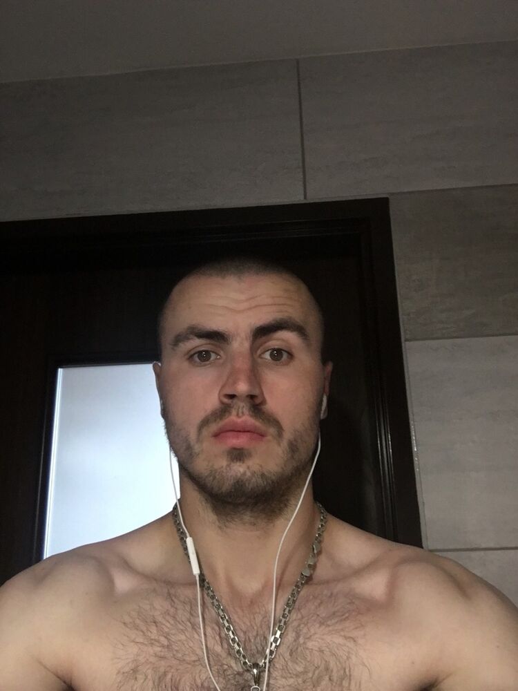  18012657  , 32 ,    