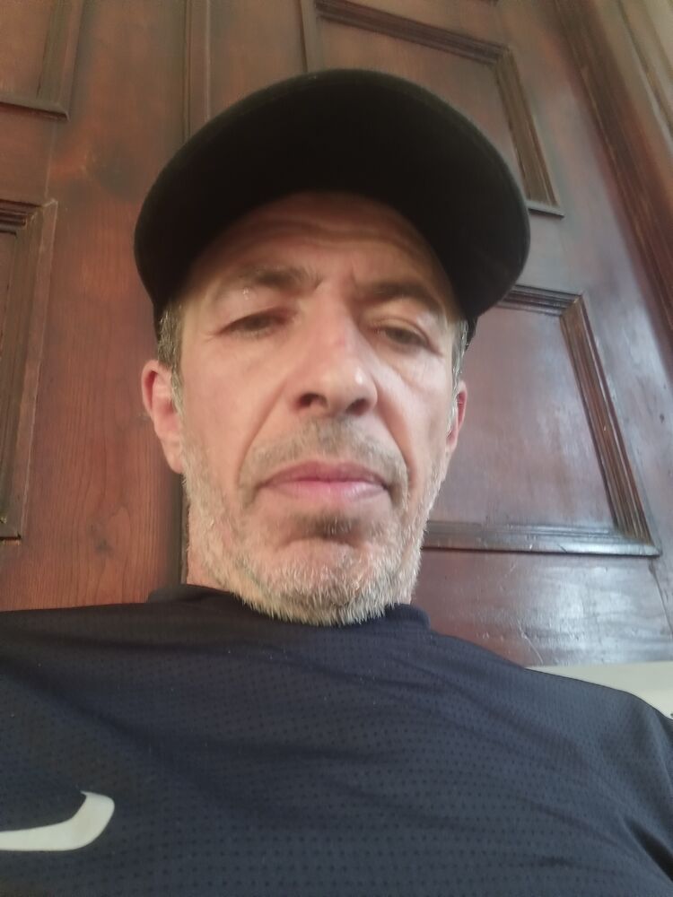  52958687  Armen, 51 ,    