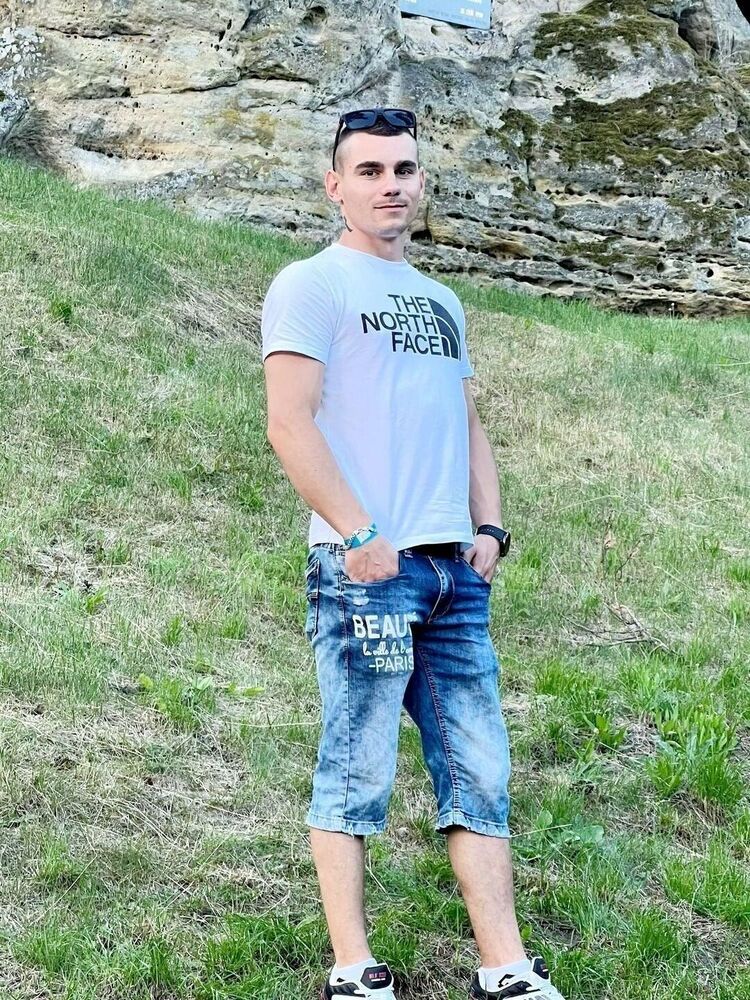  37736877  , 30 ,    