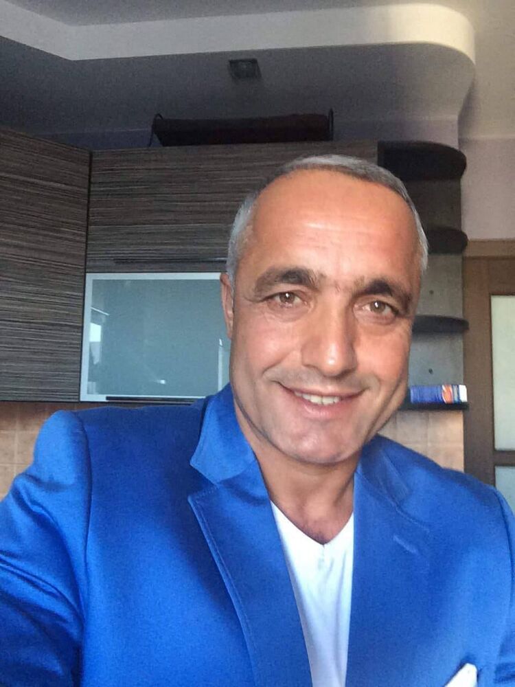  40202627  Bilal, 50 ,    