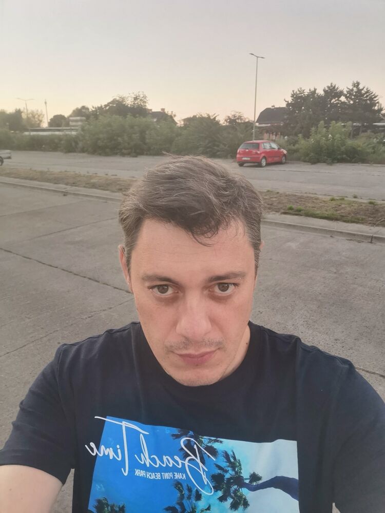  ,   Igor, 44 ,   ,   