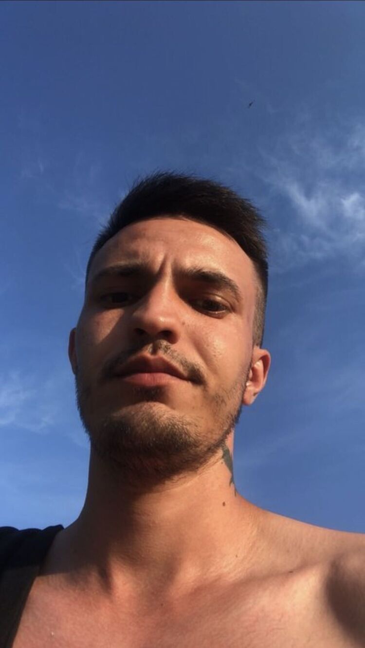  42123757  , 28 ,    