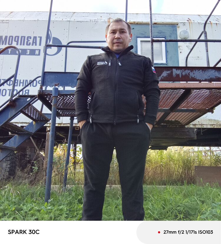  53528787  Vladimir, 37 ,    