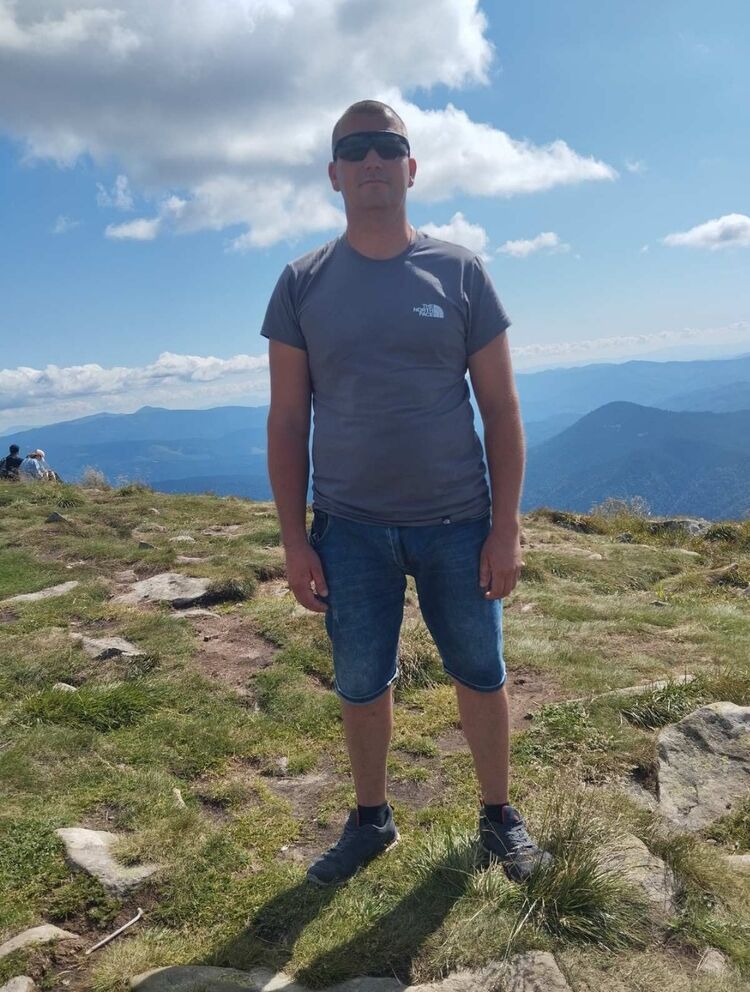  ,   Aleksandr, 42 ,   ,   