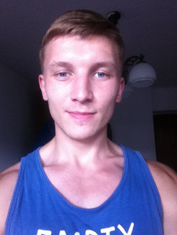  10662467  Taras, 33 ,    