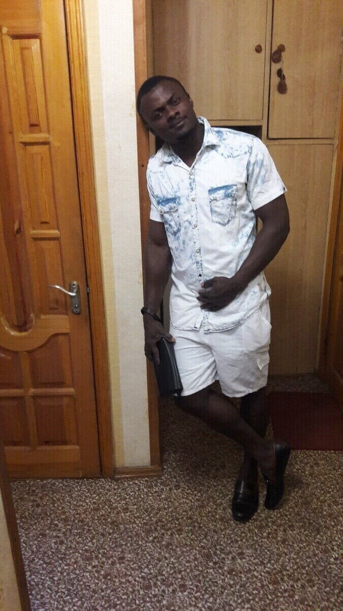  21027687  Yannick, 38 ,    