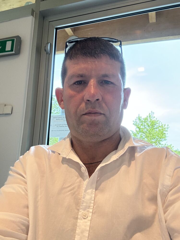 North Finchley,   , 41 ,   ,   
